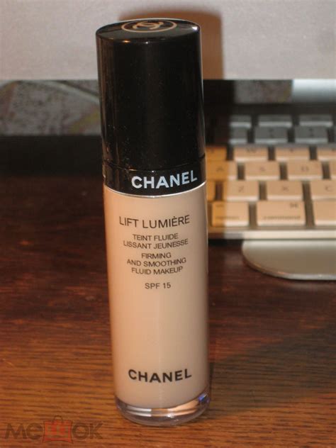 Тональный крем Chanel Lift Lumiere 